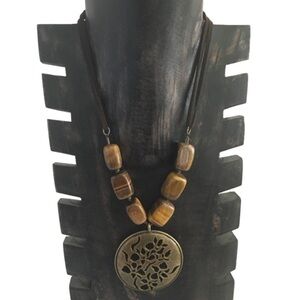 Avon BRONZE TONE MEDALLION AND‎ GENUINE TIGER’S EYE NECKLACE